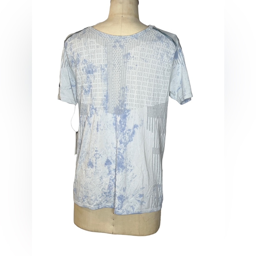 Nike M men’s tech pack blue and white tee